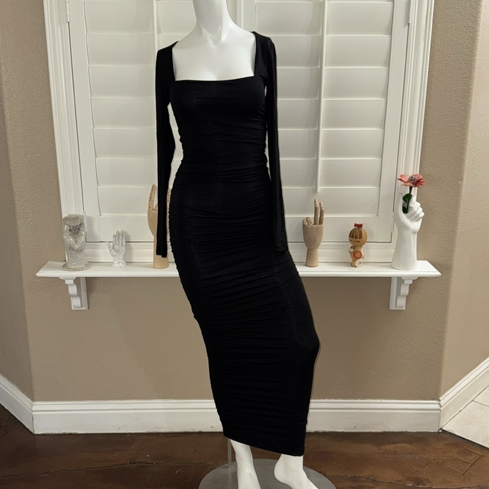 Good American RUCHED SQUARE NECK LONG SLEEVE BODY-CON DRESS BLACK